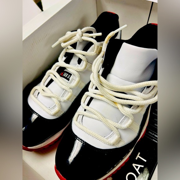 Jordan 11 Retro Low “ Bred”